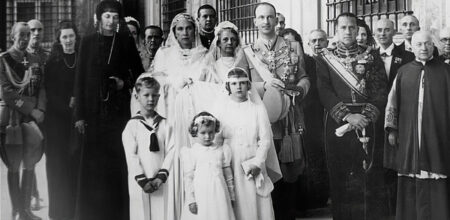 Umberto di Savoia, Maria José del Belgio e il resto della famiglia reale in visita da papa Pio XII.