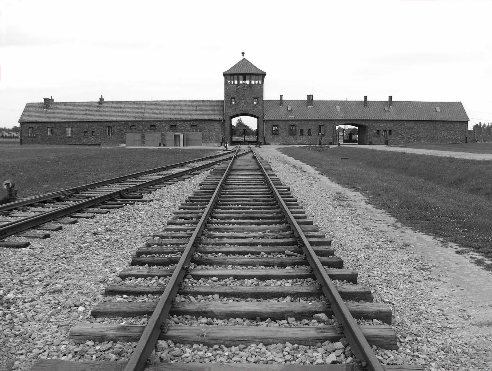 Campi Di Concentramento Auschwitz Dove Si Trova La notte di Auschwitz | La Civiltà Cattolica