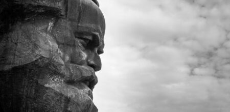 Karl Marx Monument in Chemnitz - Saxony, Germany. Foto: iStock/weiXx