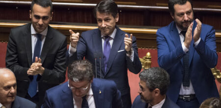 Il presidente del Consiglio Conte in Senato con Di Maio e Salvini. Foto: governo.it