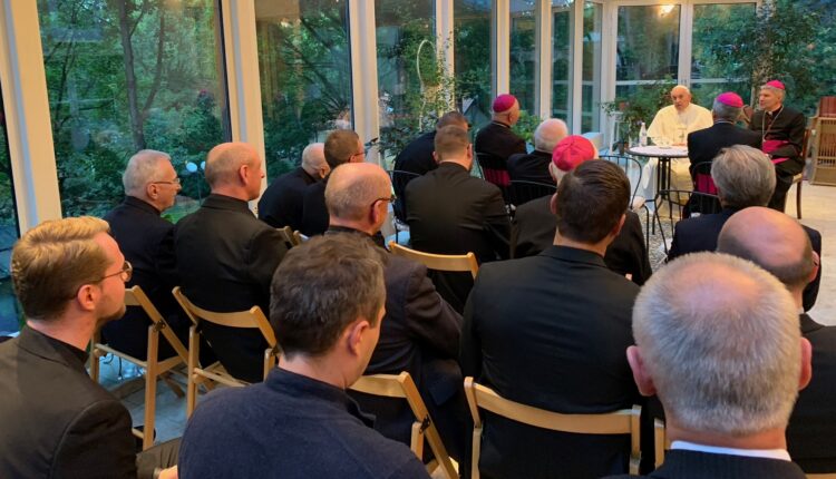 Un momento dell'incontro di papa Francesco con i gesuiti a Vilnius. Foto: Antonio Spadaro