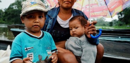 Macedonia, Amazonia / Colombia | A local family (iStock/Laszlo Mates)