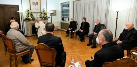 Papa Francesco a colloquio con i gesuiti che operano in Grecia