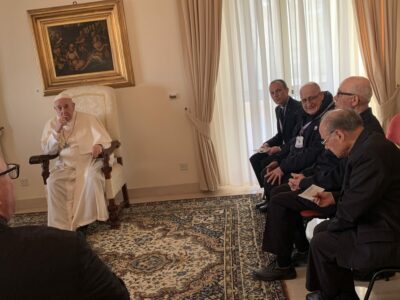 Papa Francesco durante conversazione coi gesuiti a Malta (foto: Antonio Spadaro)