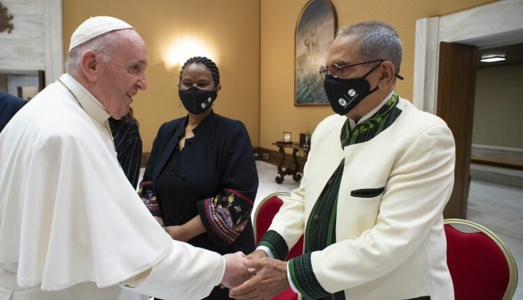 Papa Francesco con José Ramos-Horta.