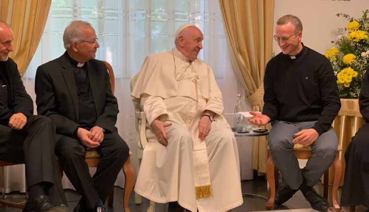 Un momento dell’incontro di papa Francesco con i gesuiti della Regione russa (foto: Antonio Spadaro).