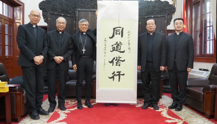 Mons. Stephen Chow durante l'incontro con il vescovo di Pechino Li Shan