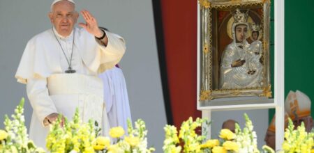 Papa Francesco a Budapest.