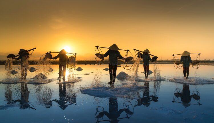 Pescatori al tramonto.