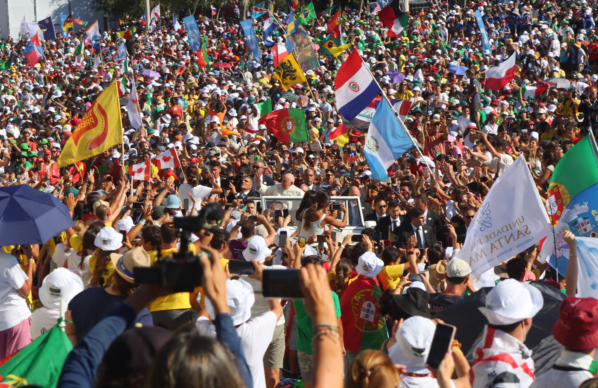 “Todos! Todos! Todos!”  |  Civilização católica