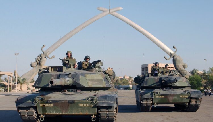 Tank statunitensi a Baghdad (2003).