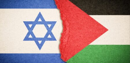 Le bandiere israeliana e palestinese