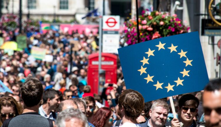 Proteste contro la Brexit, Londra 2022 (foto: Unsplash)