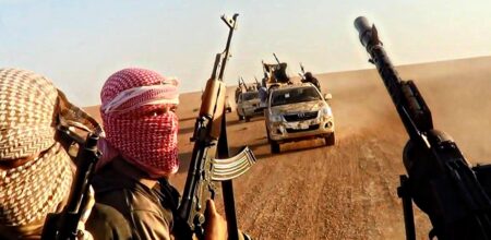 Combattenti dell'Isis (Foto: Alamy)