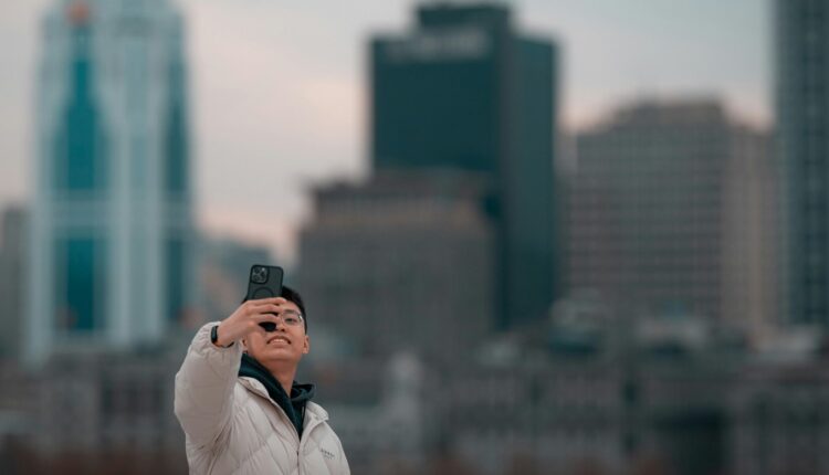 (Foto di Declan Sun su Unsplash)