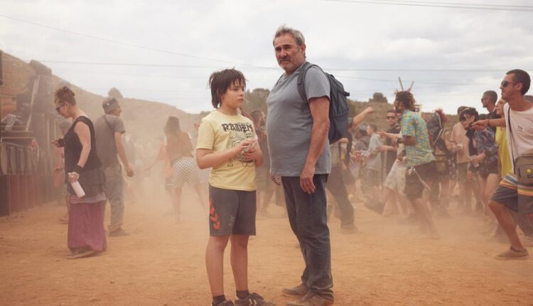 Una scena del film Sirât di Óliver Laxe.