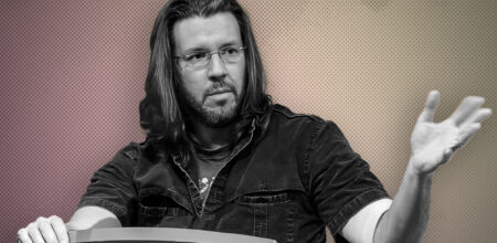 David Foster Wallace (Elaborazione su foto di Steve Rhodes/Flickr)