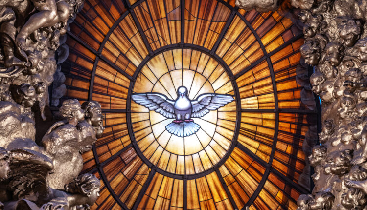 Colomba dello Spirito Santo, Basilica di San Pietro, Vaticano.