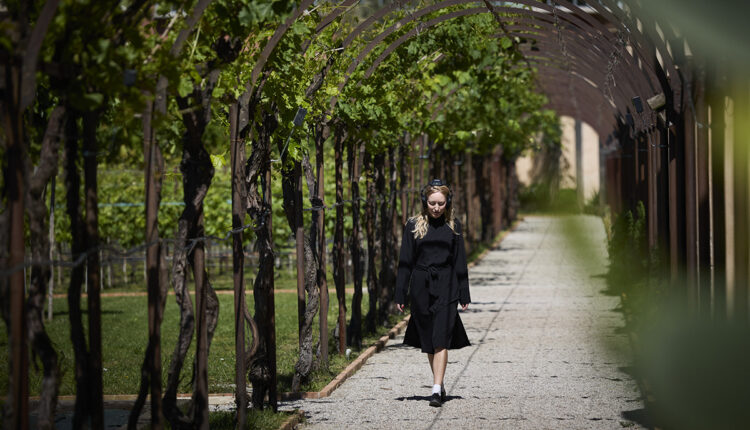 Padiglione della Santa Sede, “L’orecchio è l’occhio dell’anima”. Giardino Mistico, Venezia. Foto di David Levene