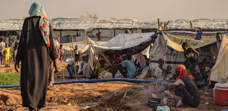 Persone in fuga dal Sudan nel Centro di transito di Renk, Sud Sudan. (Foto:Jesuit Refugee Service)